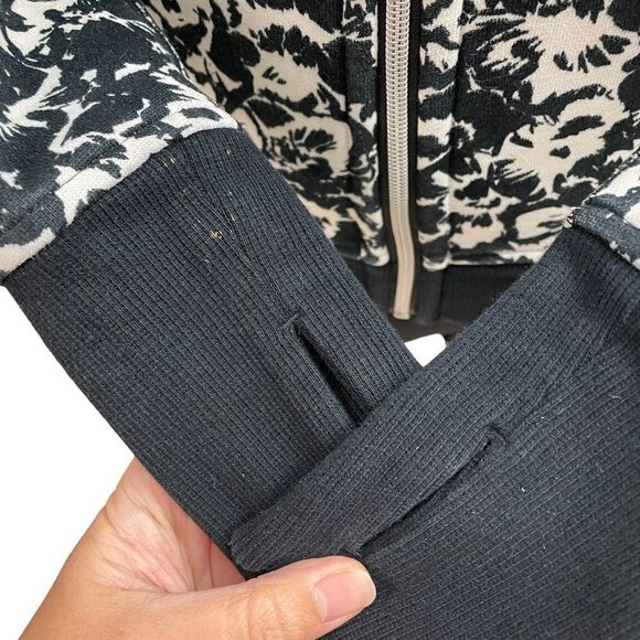 LULULEMON FLEUR SOMBRE‎ BLACK / WHITE SCUBA HOODIE Full zip JACKET SIZE 2 - Picture 10 of 10